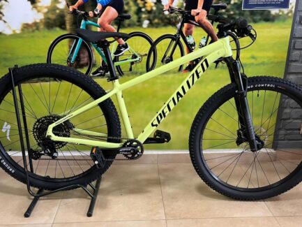 BICICLETA SPECIALIZED ROCKHOPPER EXPERT 2026 (Gloss Limestone / Black)